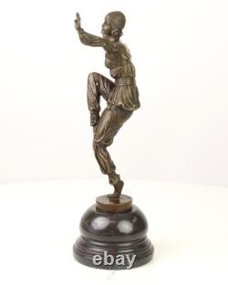 Sculpture en bronze Shéhérazade sur un socle en marbre noir D'après A. Laurel