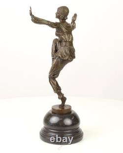 Sculpture en bronze Shéhérazade sur un socle en marbre noir D'après A. Laurel