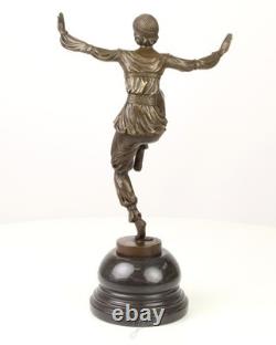 Sculpture en bronze Shéhérazade sur un socle en marbre noir D'après A. Laurel