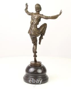 Sculpture en bronze Shéhérazade sur un socle en marbre noir D'après A. Laurel