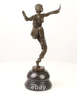 Sculpture en bronze Shéhérazade sur un socle en marbre noir D'après A. Laurel