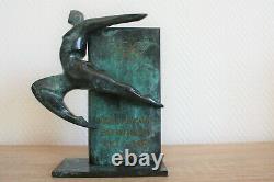 Sculpture en bronze commémorative à patine noire à effet marbré de vert