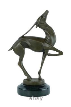Sculpture en bronze d'un Antilope sur un marbre noir d'après Marcel Bouraine