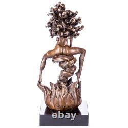 Sculpture en bronze d'un Femme nue sur un socle en marbre d'après Aldo Vitaleh