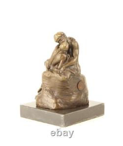 Sculpture en bronze impressionniste Le Baiser sur un marbre noir d'après Rodin