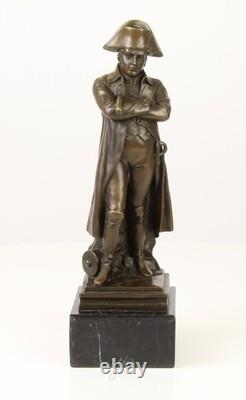 Sculpture l'empleur Napoléon sur un socle en marbre noir d'après Claude