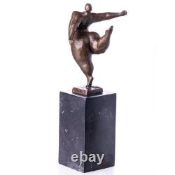 Sculpture moderne en bronze d'une femme nue sur un marbre noir d'après Milo