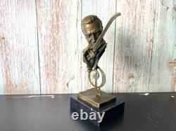 Sculpture un Homme avec un violon sur un socle en marbre noir d'après Milo