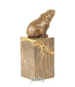 Scupture En Bronze D'un Ours Assis Sur Un Marbre Vintage