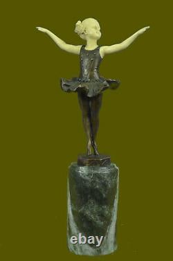 Signé Bébé Fille Sur Scène Bronze OS Marbre Sculpture Statue Figurine