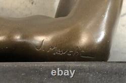 Signé Mavchi, Bronze Sculpture Chair Fille Sur Marbre Figure Abstrait Moderne D