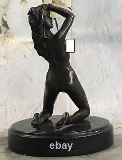 Signé Véritable Bronze Sur Marbre Base Serre-Livre Sculpture Chair Fille Exposé