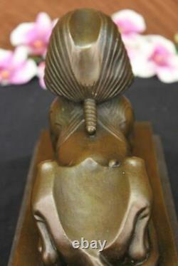 Signé Vintage Mythologique Creature Sphinx Égyptien Art Déco Marbre Sculpture