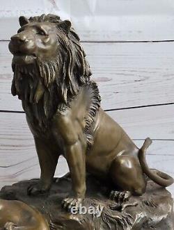 Signée Africain Lion Avec / Famille Bronze Sculpture Art Déco Marbre Chaud Fonte