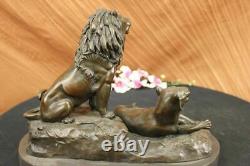 Signée Africain Lion Avec / Famille Bronze Sculpture Art Déco Marbre Figurine
