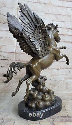 Signée Auguste Moreau Pegasus Bronze Fantaisie Sculpture Sur Marbre Base Ouvre