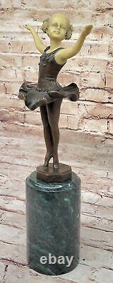 Signée Bébé Fille Sur Débarcadère Bronze OS Marbre Sculpture Statue Figurine