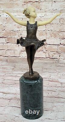 Signée Bébé Fille Sur Débarcadère Bronze OS Marbre Sculpture Statue Figurine