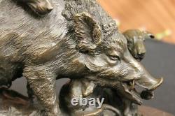 Signée Bronze Marbre Sauvage Sanglier Chasse Chiens Animal Sculpture Figure Art