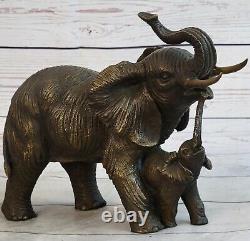 Signée Bugatti Éléphant Avec Bébé Faune Bronze Sculpture Marbre Statue