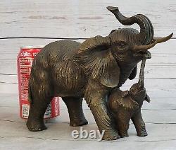 Signée Bugatti Éléphant Avec Bébé Faune Bronze Sculpture Marbre Statue