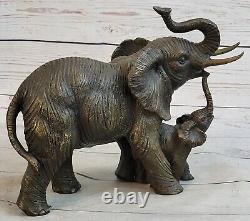 Signée Bugatti Éléphant Avec Bébé Faune Bronze Sculpture Marbre Statue