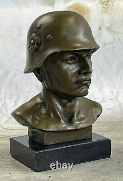 Signée Fisher Allemand Soldat Guerrier Bronze Marbre Sculpture Statue Figurine