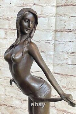 Signée Fonte Bronze Art Déco Chair Femelle Sculpture Statue Sur Marbre Base