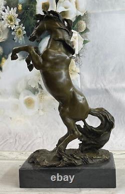 Signée Milo Excited Élevage Cheval Bronze Marbre Sculpture Racing Figurine