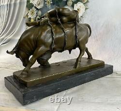Signée Nu Femme au Repos Sur Wild Bull Bronze Sculpture Marbre Statue Fonte