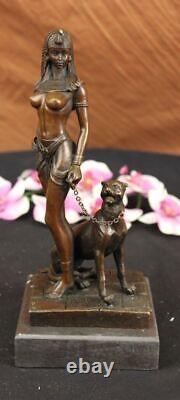 Signée Original Fisher Égyptien Reine Avec / Garde Chien Bronze Marbre Sculpture