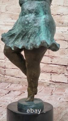 Signée Ouvre Hommage à Botero Chair Décontracté Femme Marbre Bronze Sculpture