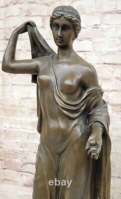 Signée Rare Bronze Marbre Base Statue Dame Femme Hold Fruit Lover Cadeau