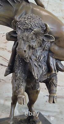 Signée Remington Indien Homme Cheval Et Buffalo Bronze Sculpture Marbre Art