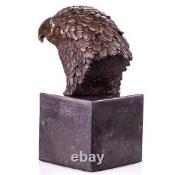 Statue Aigle avec bec d'or en Bronze sur un marbre noir d'après Milo