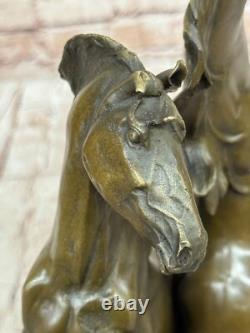 Statue En Bronze De Deux Chevaux Sauvages Signée Sur Socle En Marbre