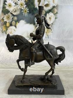 Statue En Bronze Du Guerrier Chevalier Signée Par Milo, Sculpture En Marbre
