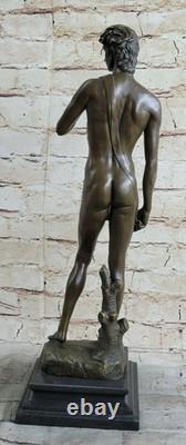 Statue En Bronze Signée De David Nu En Mythologie Sur Socle En Marbre