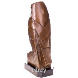Statue de hibou en bronze Art déco sur un socle en marbre noir d'après Ceonard