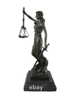Statue de la Justitia en bronze Art déco Sur un marbre noir d'après Mayer