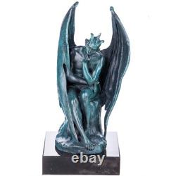 Statue en bronze d'un diable à patine verte sur un socle en marbre d'après Milo