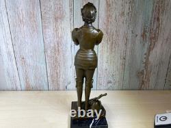 Statue en bronze de Jeanne d'Arc sur un socle en marbre noir d'après Mercier