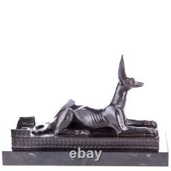 Statue en bronze du chien du pharaon sur un socle en marbre noir d'après Milo