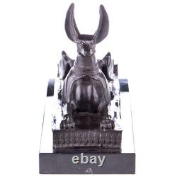 Statue en bronze du chien du pharaon sur un socle en marbre noir d'après Milo