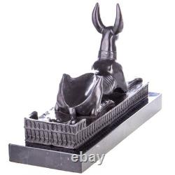 Statue en bronze du chien du pharaon sur un socle en marbre noir d'après Milo