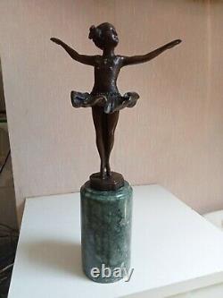 Statuette Danseuse Art Déco Bronze signé sur support marbre vert Hauteur 32 cm