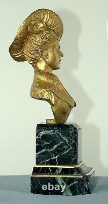 Très beau buste en bronze signé