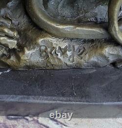 Vintage Bronze Sculpture Statue Lion Vs. Serpent Signée Véritable Marbre Base