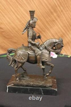 Vintage Signé Knight Warrior Bronze Statue Par Milo Sculpture Marbre Figurine