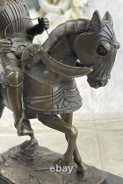 Vintage Signée Knight Guerrier Bronze Statue Par Milo Sculpture Marbre Figurine
